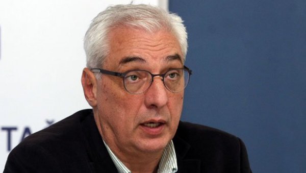 ОТКРИВЕНА ЈОШ ЈЕДНА БРУТАЛНА ЛАЖ ПРЕЛЕВИЋА И ШОЛАКОВЕ Н1: Измислио да је жена из Црне Горе учествовала у хапшењу студената у Београду ОТКРИВЕНА ЈОШ ЈЕДНА БРУТАЛНА ЛАЖ ПРЕЛЕВИЋА И ШОЛАКОВЕ Н1: Измислио да је жена из Црне Горе учествовала у хапшењу студената у Београду