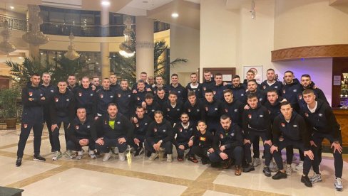СТИГЛИ И НОВОСАЂАНИ: Фудбалери Пролетера на припремама у Анталији (ФОТО) СТИГЛИ И НОВОСАЂАНИ: Фудбалери Пролетера на припремама у Анталији (ФОТО)
