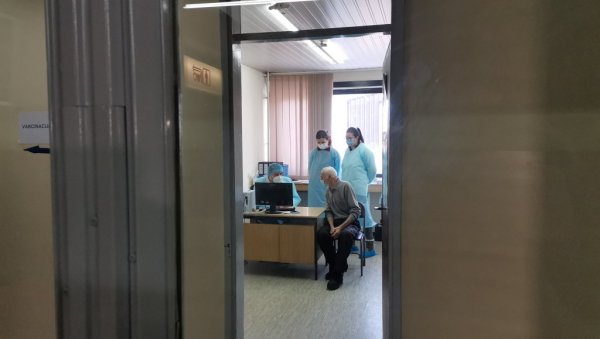 ЕПИДЕМИОЛОШКА СИТУАЦИЈА У РАСИНСКОМ ОКРУГУ: Нова 64 случаја, смањује се број пацијената у Општој болници ЕПИДЕМИОЛОШКА СИТУАЦИЈА У РАСИНСКОМ ОКРУГУ: Нова 64 случаја, смањује се број пацијената у Општој болници