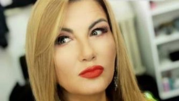 У ШЕСТОЈ ДЕЦЕНИЈИ ЖИВОТА: Погледајте како изгледа Весна Дедић без шминке! (ФОТО) У ШЕСТОЈ ДЕЦЕНИЈИ ЖИВОТА: Погледајте како изгледа Весна Дедић без шминке! (ФОТО)