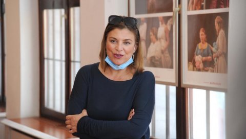ИНТЕРВЈУ Исидора Минић: Грабећи за каријерама и новцем, удаљили смо се једни од других ИНТЕРВЈУ Исидора Минић: Грабећи за каријерама и новцем, удаљили смо се једни од других