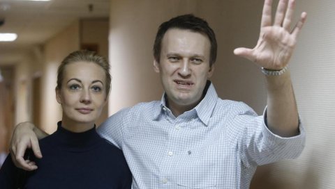 НАВАЉНИ ВЕЧЕРАС СЛЕЋЕ У МОСКВУ: Опозиција му спрема дочек, могуће хапшење чим крочи у Русију НАВАЉНИ ВЕЧЕРАС СЛЕЋЕ У МОСКВУ: Опозиција му спрема дочек, могуће хапшење чим крочи у Русију