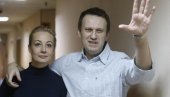 ЈУЛИЈА НАВАЉНИ ПУШТЕНА ИЗ ЗАТВОРА: Полиција ослободила супругу руског политичара ЈУЛИЈА НАВАЉНИ ПУШТЕНА ИЗ ЗАТВОРА: Полиција ослободила супругу руског политичара