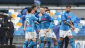 POTOP FIORENTINE: Napoli se poigravao sa rivalom, brojao do šest (VIDEO) POTOP FIORENTINE: Napoli se poigravao sa rivalom, brojao do šest (VIDEO)