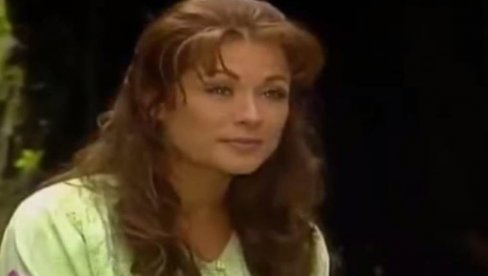 ХОСПИТАЛИЗОВАНА ЧУВЕНА ЕСМЕРАЛДА: Глумица у болници, обратила се јавности ХОСПИТАЛИЗОВАНА ЧУВЕНА ЕСМЕРАЛДА: Глумица у болници, обратила се јавности