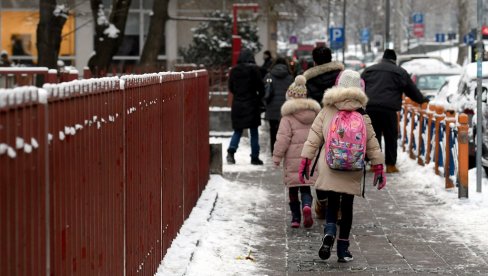 ŠKOLOVANJE DOSTUPNO SVIMA: Počela javna rasprava o Strategiji obrazovanja ŠKOLOVANJE DOSTUPNO SVIMA: Počela javna rasprava o Strategiji obrazovanja