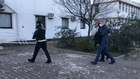 ПРЕДСЕДНИК ОПШТИНЕ УЛЦИЊ СПРОВЕДЕН ТУЖИОЦУ: Саслушање трајало скоро осам сати! ПРЕДСЕДНИК ОПШТИНЕ УЛЦИЊ СПРОВЕДЕН ТУЖИОЦУ: Саслушање трајало скоро осам сати!