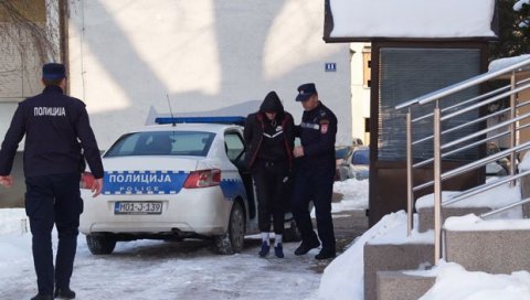 ОСУМЊИЧЕНИ ЗА ВИШЕ ПЉАЧКИ: У Бањалуци приликом рутинске контроле ухапшени криминалци из Пореча ОСУМЊИЧЕНИ ЗА ВИШЕ ПЉАЧКИ: У Бањалуци приликом рутинске контроле ухапшени криминалци из Пореча