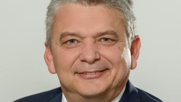 ПРВИ У БОРБИ ПРОТИВ ЕПИДЕМИЈА: За добитника Фебруарске награде предложен доктор Владимир Петровић ПРВИ У БОРБИ ПРОТИВ ЕПИДЕМИЈА: За добитника Фебруарске награде предложен доктор Владимир Петровић