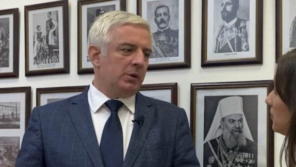 У БЛОКАДИ ЋЕ УЧЕСТВОВАТИ 10.000 ЉУДИ: И Јован Вучуровић из ДФ-а најавио да народ може да брани своју изборну вољу У БЛОКАДИ ЋЕ УЧЕСТВОВАТИ 10.000 ЉУДИ: И Јован Вучуровић из ДФ-а најавио да народ може да брани своју изборну вољу