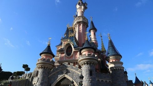 ПОПУШТАЊЕ МЕРА У КАЛИФОРНИЈИ: Дизниленд и други паркови поново раде од 1.априла ПОПУШТАЊЕ МЕРА У КАЛИФОРНИЈИ: Дизниленд и други паркови поново раде од 1.априла