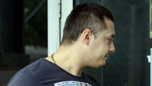 ШИФРОВАНА ПОРУКА ЗА БЕЛИВУКА? На радију се врти песма уз поруку која отвара питање: Ко се обраћа Вељи Невољи? (ФОТО) ШИФРОВАНА ПОРУКА ЗА БЕЛИВУКА? На радију се врти песма уз поруку која отвара питање: Ко се обраћа Вељи Невољи? (ФОТО)