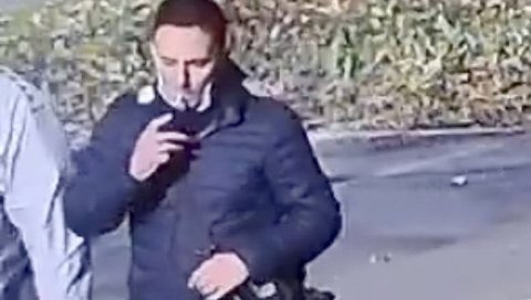 АКО СТЕ ВИДЕЛИ ОВОГ ЧОВЕКА ОБАВЕЗНО СЕ ЈАВИТЕ: Новосадска полиција трага за њим - ево за шта га сумњиче (ФОТО) АКО СТЕ ВИДЕЛИ ОВОГ ЧОВЕКА ОБАВЕЗНО СЕ ЈАВИТЕ: Новосадска полиција трага за њим - ево за шта га сумњиче (ФОТО)