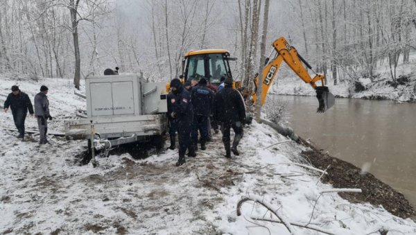 СТИГЛЕ АНАЛИЗЕ ЗЗЈЗ: Вода из власотиначког водовода исправна за пиће СТИГЛЕ АНАЛИЗЕ ЗЗЈЗ: Вода из власотиначког водовода исправна за пиће