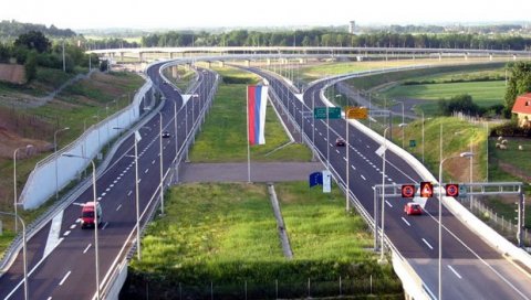 БЛОКИРАНО 126 МИЛИОНА ОД ПУТАРИНА: Федерација БиХ не прихвата расподелу средстава од наплате саобраћајне инфраструктуре БЛОКИРАНО 126 МИЛИОНА ОД ПУТАРИНА: Федерација БиХ не прихвата расподелу средстава од наплате саобраћајне инфраструктуре