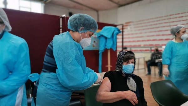 ВАКЦИНИСАНА ТРЕЋИНА СТАНОВНИШТВА: Израел најбољи у трци за постизање колективног имунитета ВАКЦИНИСАНА ТРЕЋИНА СТАНОВНИШТВА: Израел најбољи у трци за постизање колективног имунитета