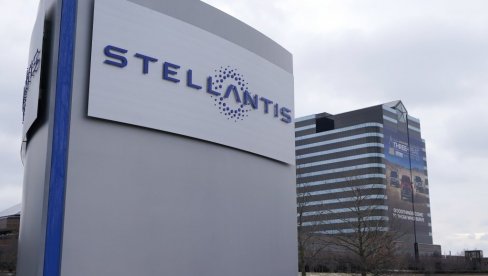 VUČIĆ SUTRA U STELANTISU: Predstavljanje novih proizvodnih linija za buduću proizvodnju električnih vozila - Za veče planiran i veliki vatromet VUČIĆ SUTRA U STELANTISU: Predstavljanje novih proizvodnih linija za buduću proizvodnju električnih vozila - Za veče planiran i veliki vatromet