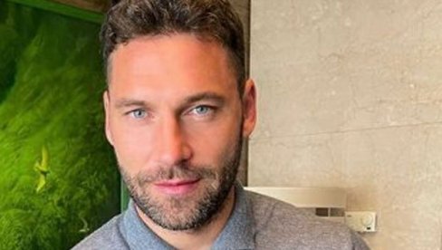 ТОШИЋ ТУЖИО ТАБЛОИДЕ: Фудбалер пресавио табак због тврдње да је у вези са Аном Јовановић, ЈК уз мужа ТОШИЋ ТУЖИО ТАБЛОИДЕ: Фудбалер пресавио табак због тврдње да је у вези са Аном Јовановић, ЈК уз мужа