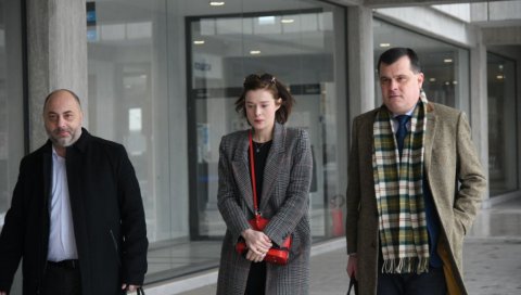 СЦЕНАРИО ЗА УЧИТЕЉА НЕ ПОСТОЈИ! Адвокат Милене Радуловић негира да она ради серију по искуствима из школе глуме СЦЕНАРИО ЗА УЧИТЕЉА НЕ ПОСТОЈИ! Адвокат Милене Радуловић негира да она ради серију по искуствима из школе глуме