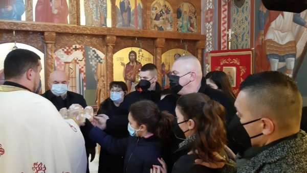 ПАЛМА ДАНАС СЛАВИ КРСНУ СЛАВУ: Нека 2021. година буде година јединства у Србији! (ФОТО) ПАЛМА ДАНАС СЛАВИ КРСНУ СЛАВУ: Нека 2021. година буде година јединства у Србији! (ФОТО)