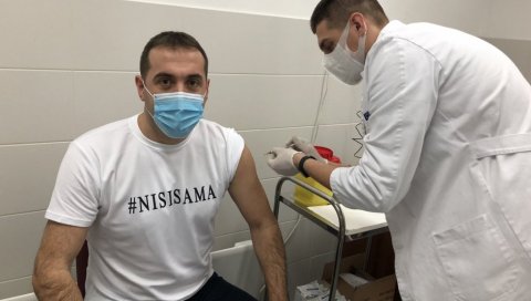 ПОЗИВ НА ВАКЦИНАЦИЈУ: Гак позвао просветаре на имунизацију ПОЗИВ НА ВАКЦИНАЦИЈУ: Гак позвао просветаре на имунизацију