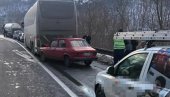 ДВЕ САОБРАЋАЈКЕ КОД ПРИЈЕПОЉА: Повређен мушкарац, аутомобил ударио у аутобус ДВЕ САОБРАЋАЈКЕ КОД ПРИЈЕПОЉА: Повређен мушкарац, аутомобил ударио у аутобус