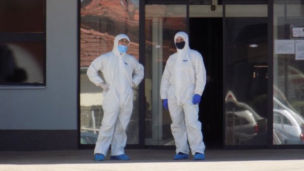 КОРОНА ОДНЕЛА ЈОШ ДВА ЖИВОТА: У лесковачкој ковид се смањује број новопримљених пацијената, али има преминулих КОРОНА ОДНЕЛА ЈОШ ДВА ЖИВОТА: У лесковачкој ковид се смањује број новопримљених пацијената, али има преминулих