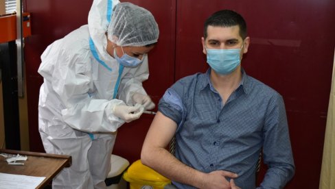 МАСОВНА ИМУНИЗАЦИЈА У ПОЖАРЕВЦУ: Почела вакцинација кинеским вакцинама МАСОВНА ИМУНИЗАЦИЈА У ПОЖАРЕВЦУ: Почела вакцинација кинеским вакцинама