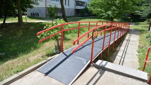 БЕЗ ПРЕПРЕКЕ ЗА ДВЕ ГОДИНЕ: Служба градског урбанисте Марка Стојичића планира лакше кретање суграђана са инвалидитетом БЕЗ ПРЕПРЕКЕ ЗА ДВЕ ГОДИНЕ: Служба градског урбанисте Марка Стојичића планира лакше кретање суграђана са инвалидитетом