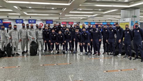 SAD ODBILE DA DAJU VIZU SRBIMA: Ništa od meča sa Amerikom, orlovi saznali vest u avionu SAD ODBILE DA DAJU VIZU SRBIMA: Ništa od meča sa Amerikom, orlovi saznali vest u avionu