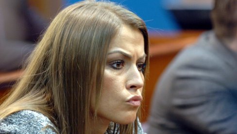 НОВОСТИ САЗНАЈУ: Саслушана Дијана Хркаловић поводом повезаности са Елезом и Беливуком НОВОСТИ САЗНАЈУ: Саслушана Дијана Хркаловић поводом повезаности са Елезом и Беливуком