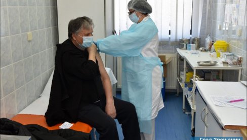 DRUGI PUNKT ZA VAKCINACIJU U NASELJU BAGLJAŠ: Gradonačelnik Zrenjanina apeluje na građane da se odazovu vakcinaciji DRUGI PUNKT ZA VAKCINACIJU U NASELJU BAGLJAŠ: Gradonačelnik Zrenjanina apeluje na građane da se odazovu vakcinaciji