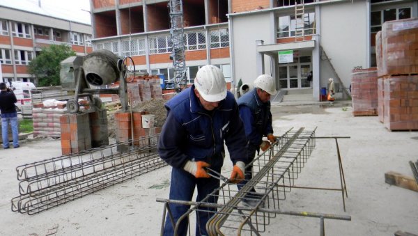 ПОСКУПЉУЈУ СТАНОВИ У СРБИЈИ? Ево због чега ће доћи до скока цене квадрата у новоградњи ПОСКУПЉУЈУ СТАНОВИ У СРБИЈИ? Ево због чега ће доћи до скока цене квадрата у новоградњи