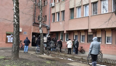 ИМУНИЗАЦИЈА СЕ НАСТАВЉА: У Кикинда се у петак отвара и други пункт за вакцинацију ИМУНИЗАЦИЈА СЕ НАСТАВЉА: У Кикинда се у петак отвара и други пункт за вакцинацију