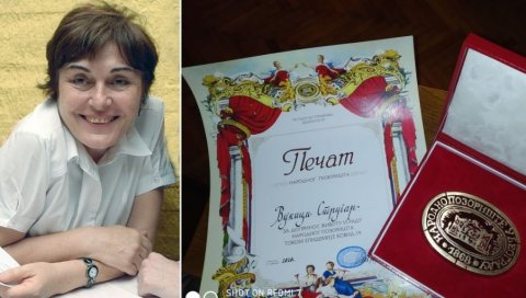 ПЕЧАТ ВУКИЦИ СТРУГАР: Признање националног театра припало новинарки “Новости” ПЕЧАТ ВУКИЦИ СТРУГАР: Признање националног театра припало новинарки “Новости”