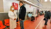 ПОЈАЧАНИ МЕДИЦИНСКИ ТИМОВИ: Велико интересовање за вакцинацију у граду на Сави ПОЈАЧАНИ МЕДИЦИНСКИ ТИМОВИ: Велико интересовање за вакцинацију у граду на Сави