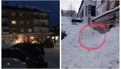 КОПАЛИ СУ ГОЛИМ РУКАМА: Ужас у Жабљаку, снег и лед пали са крова, па затрпали мајку са дететом (2)!