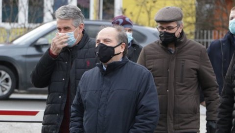 СТИГЛА ПРЕСУДА САКИБУ МАХМУЉИНУ: Десет година за злочине над Србима, пустио муџахедине да кољу заробљенике ВРС СТИГЛА ПРЕСУДА САКИБУ МАХМУЉИНУ: Десет година за злочине над Србима, пустио муџахедине да кољу заробљенике ВРС