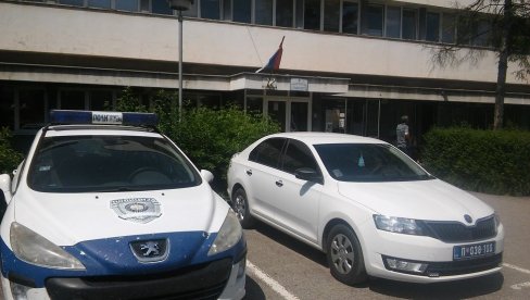 ОГЛЕДАЛО НОВОПАЗАРСКЕ ПОЛИЦИЈЕ: Подршка суспендованом полицајцима из Новог Пазара ОГЛЕДАЛО НОВОПАЗАРСКЕ ПОЛИЦИЈЕ: Подршка суспендованом полицајцима из Новог Пазара