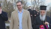 ВУЧИЋ СЕ САСТАО СА ВЛАДИКОМ ЈОВАНОМ: Држава ће помоћи завршетак радова на цркви у Шумарицама (ВИДЕО) ВУЧИЋ СЕ САСТАО СА ВЛАДИКОМ ЈОВАНОМ: Држава ће помоћи завршетак радова на цркви у Шумарицама (ВИДЕО)