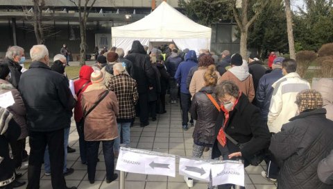 ОДЛИЧАН ОДЗИВ ГРАЂАНА: У Србији до сада вакцинисано 119.711 особа! (ФОТО/ВИДЕО) ОДЛИЧАН ОДЗИВ ГРАЂАНА: У Србији до сада вакцинисано 119.711 особа! (ФОТО/ВИДЕО)