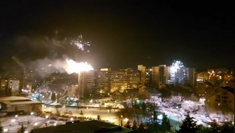 МИРИЈЕВО КАО ТЕКСАС: Ватромети, које готово сваке ноћи испаљују у звездарском насељу, ремете мир овог дела престонице МИРИЈЕВО КАО ТЕКСАС: Ватромети, које готово сваке ноћи испаљују у звездарском насељу, ремете мир овог дела престонице