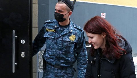 ПОЛИЦИЈА ХАПСИ САРАДНИКЕ НАВАЉНОГ: Руске власти одлучиле да забране демонстрације опозиције које су најављене за данас ПОЛИЦИЈА ХАПСИ САРАДНИКЕ НАВАЉНОГ: Руске власти одлучиле да забране демонстрације опозиције које су најављене за данас