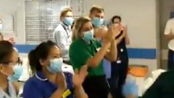 ИЗАШАО ИЗ БОЛНИЦЕ НАКОН 306 ДАНА БОРБЕ СА КОРОНОМ: Позвали породицу да се опрости од њега, али је ипак победио вирус (ВИДЕО) ИЗАШАО ИЗ БОЛНИЦЕ НАКОН 306 ДАНА БОРБЕ СА КОРОНОМ: Позвали породицу да се опрости од њега, али је ипак победио вирус (ВИДЕО)