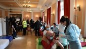 МАСОВНА ИМУНИЗАЦИЈА У ВАЉЕВУ: За три дана вакцинисано више од 1. 200 људи МАСОВНА ИМУНИЗАЦИЈА У ВАЉЕВУ: За три дана вакцинисано више од 1. 200 људи