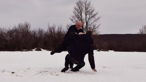 ПАЛМА ОБОРИО СПАРИНГ ПАРТНЕРА, ПА ПОРУЧИО: Велики поздрав за новинара Филипа Чукановића (ВИДЕО) ПАЛМА ОБОРИО СПАРИНГ ПАРТНЕРА, ПА ПОРУЧИО: Велики поздрав за новинара Филипа Чукановића (ВИДЕО)