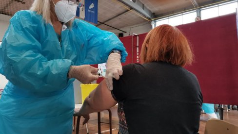 ЕПИДЕМИЈА ВИРУСА КОРОНА У КРУШЕВЦУ: Још 86 потврђених случајева, вакцинисано 5.538 људи ЕПИДЕМИЈА ВИРУСА КОРОНА У КРУШЕВЦУ: Још 86 потврђених случајева, вакцинисано 5.538 људи