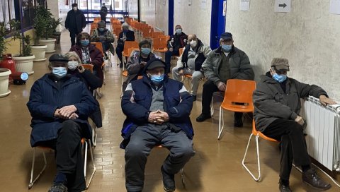 ЧЕТВРТИ ДАН ВАКЦИНАЦИЈЕ ПРОТИВ КОРОНЕ: Јагодинци заинтерсовани за имунизацију ЧЕТВРТИ ДАН ВАКЦИНАЦИЈЕ ПРОТИВ КОРОНЕ: Јагодинци заинтерсовани за имунизацију