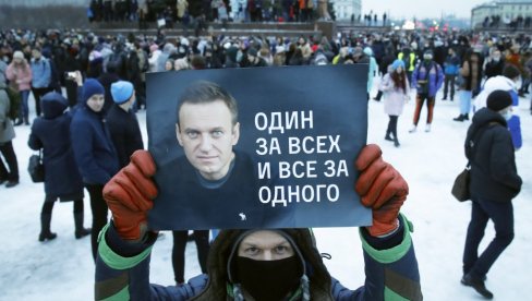 ПОЧЕЛИ ПРИТИСЦИ НА МОСКВУ: Борељ - ЕУ ће одговорити на хапшења у Русији ПОЧЕЛИ ПРИТИСЦИ НА МОСКВУ: Борељ - ЕУ ће одговорити на хапшења у Русији