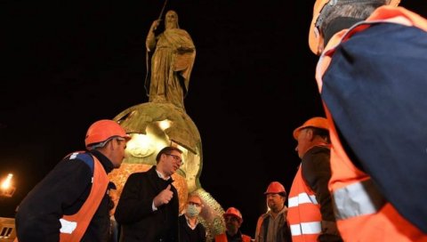 ПРЕДСЕДНИК СРБИЈЕ ОБИШАО САВСКИ ТРГ: Вучић саопштио добре вести - ускоро нам стижу нове дозе вакцина (ФОТО/ВИДЕО) ПРЕДСЕДНИК СРБИЈЕ ОБИШАО САВСКИ ТРГ: Вучић саопштио добре вести - ускоро нам стижу нове дозе вакцина (ФОТО/ВИДЕО)